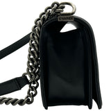 シャネル CHANEL ボーイシャネル25 Vステッチ A67086 26番台 ブラック/シルバー金具 カーフ レディース ショルダーバッグ