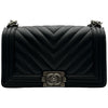 シャネル CHANEL ボーイシャネル25 Vステッチ A67086 26番台 ブラック/シルバー金具 カーフ レディース ショルダーバッグ