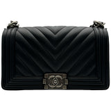シャネル CHANEL ボーイシャネル25 Vステッチ A67086 26番台 ブラック/シルバー金具 カーフ レディース ショルダーバッグ