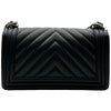 シャネル CHANEL ボーイシャネル25 Vステッチ A67086 26番台 ブラック/シルバー金具 カーフ レディース ショルダーバッグ