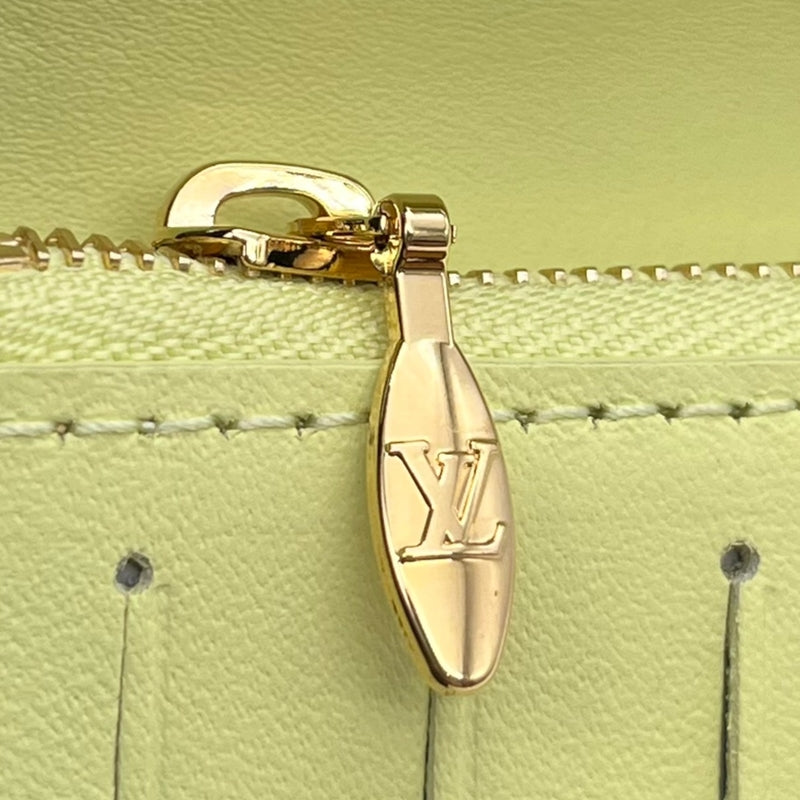ルイ・ヴィトン LOUIS VUITTON LV ヴェルティカル CPウォレット M82144 ローズジャスミン ゴールド金具 トリヨンレザー レディース 二つ折り財布