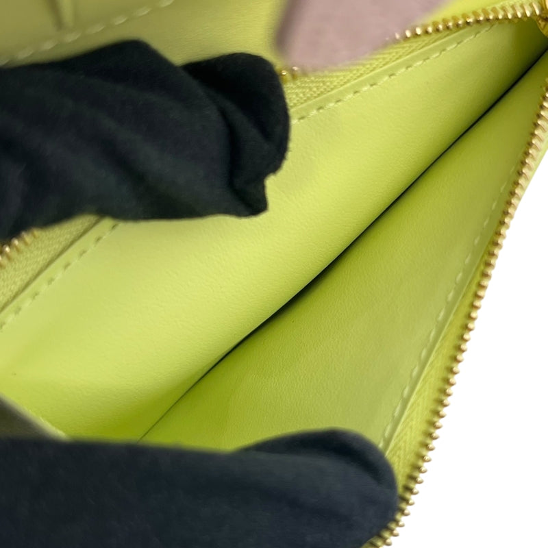 ルイ・ヴィトン LOUIS VUITTON LV ヴェルティカル CPウォレット M82144 ローズジャスミン ゴールド金具 トリヨンレザー レディース 二つ折り財布