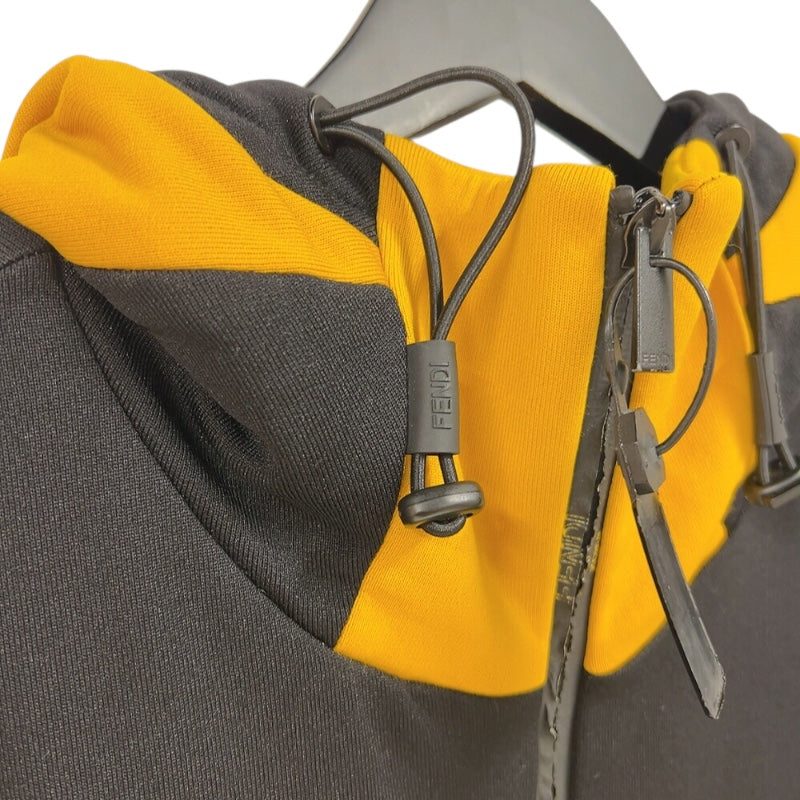 フェンディ FENDI ロゴジップパーカー　2020年AA FAF525 ブラック/イエロー ナイロン メンズ パーカー