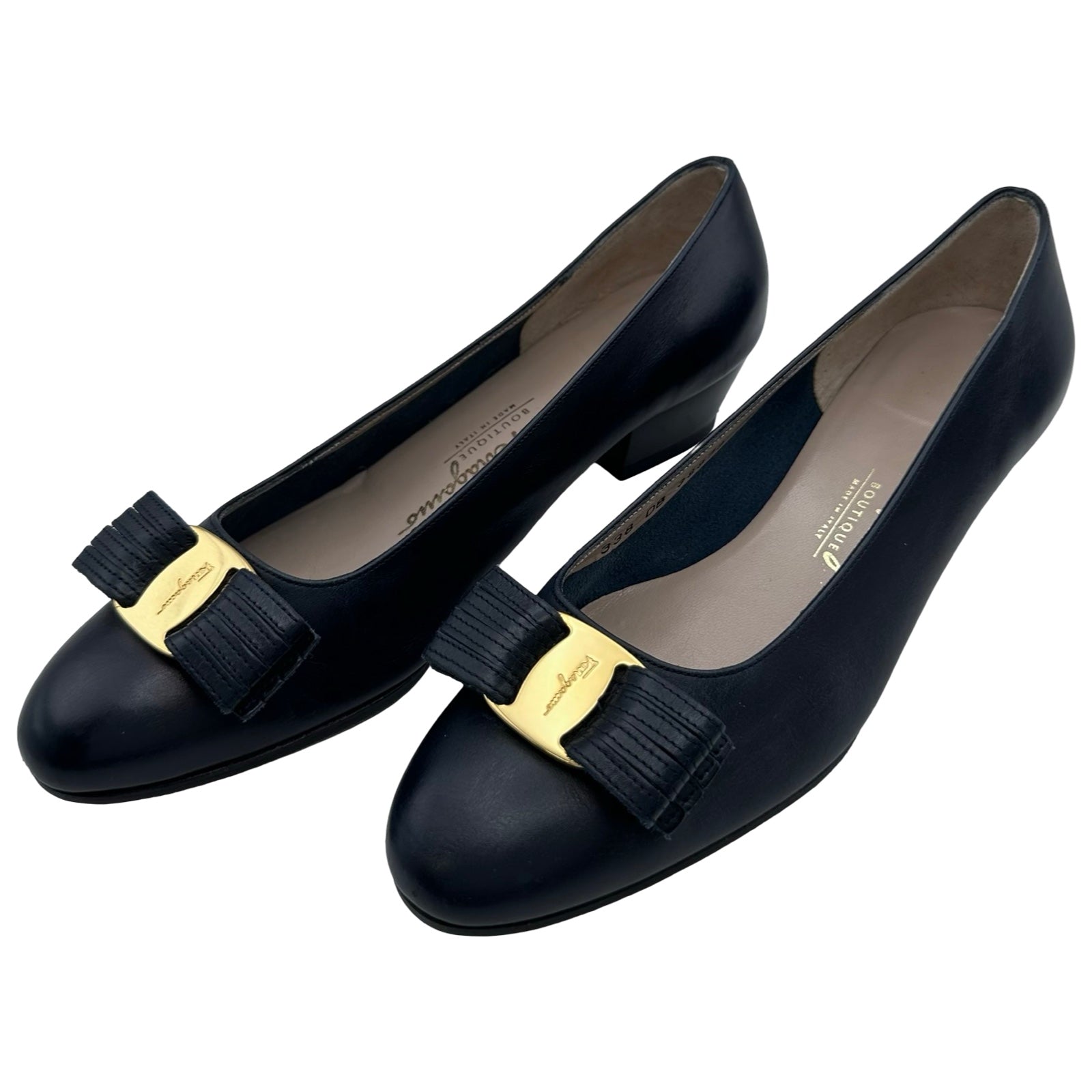 ✨美品　サルヴァトーレフェラガモ　レザー　パンプス ヴァラリボン　ネイビー サルヴァトーレ・フェラガモ Salvatore Ferragamo ヴァラリボン レザー