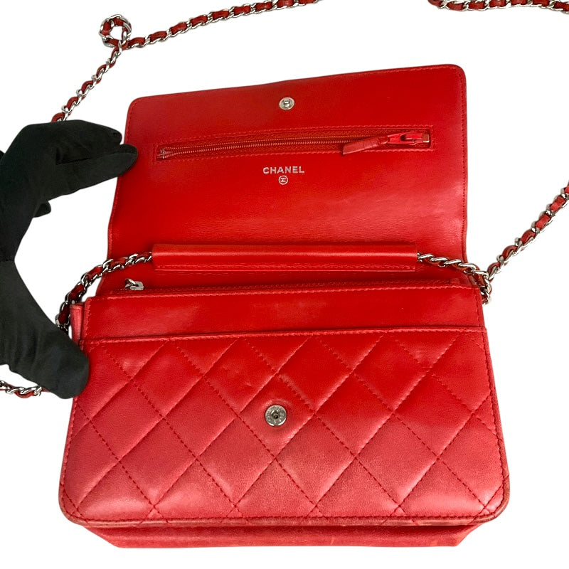 シャネル CHANEL ﾏﾄﾗｯｾﾁｪｰﾝｳｫﾚｯﾄ A33814 レッド ラムスキン レディース ショルダーバッグ