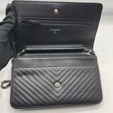 シャネル CHANEL Vステッチ チェーンウォレット A33814 ブラック×SV金具 キャビア レディース ショルダーバッグ