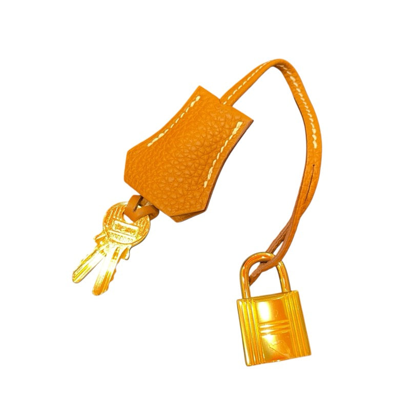 エルメス HERMES ケリー28 外縫い A刻印 ゴールド×ゴールド金具 トゴ レディース ショルダーバッグ
