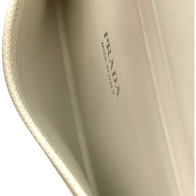 プラダ PRADA トライアングルロゴカードケース 1MC110 ホワイト SV金具 サフィアーノ レディース カードケース