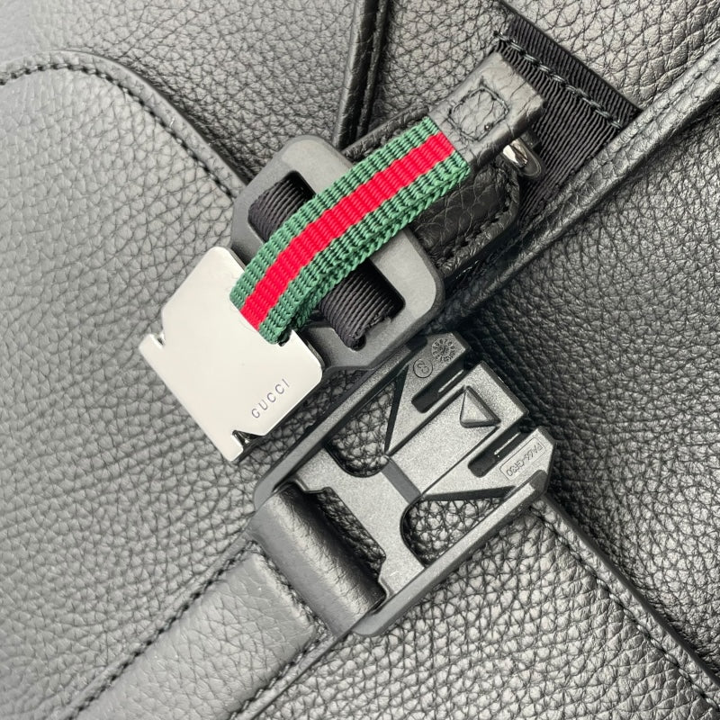 グッチ GUCCI ミディアムバックパック 816750 ブラック　シルバー金具 レザー メンズ リュック・デイパック