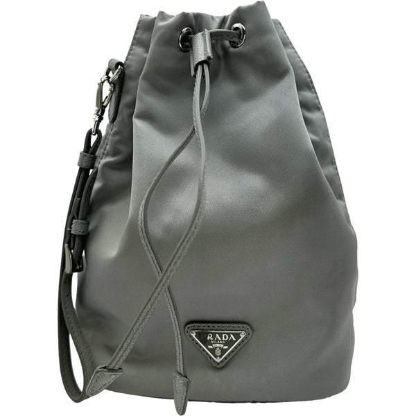 PRADA ナイロン ポーチ ストラップ付き グレー プラダ PRADA Re-Nylon トライアングルロゴポーチ 1NS369 グレー