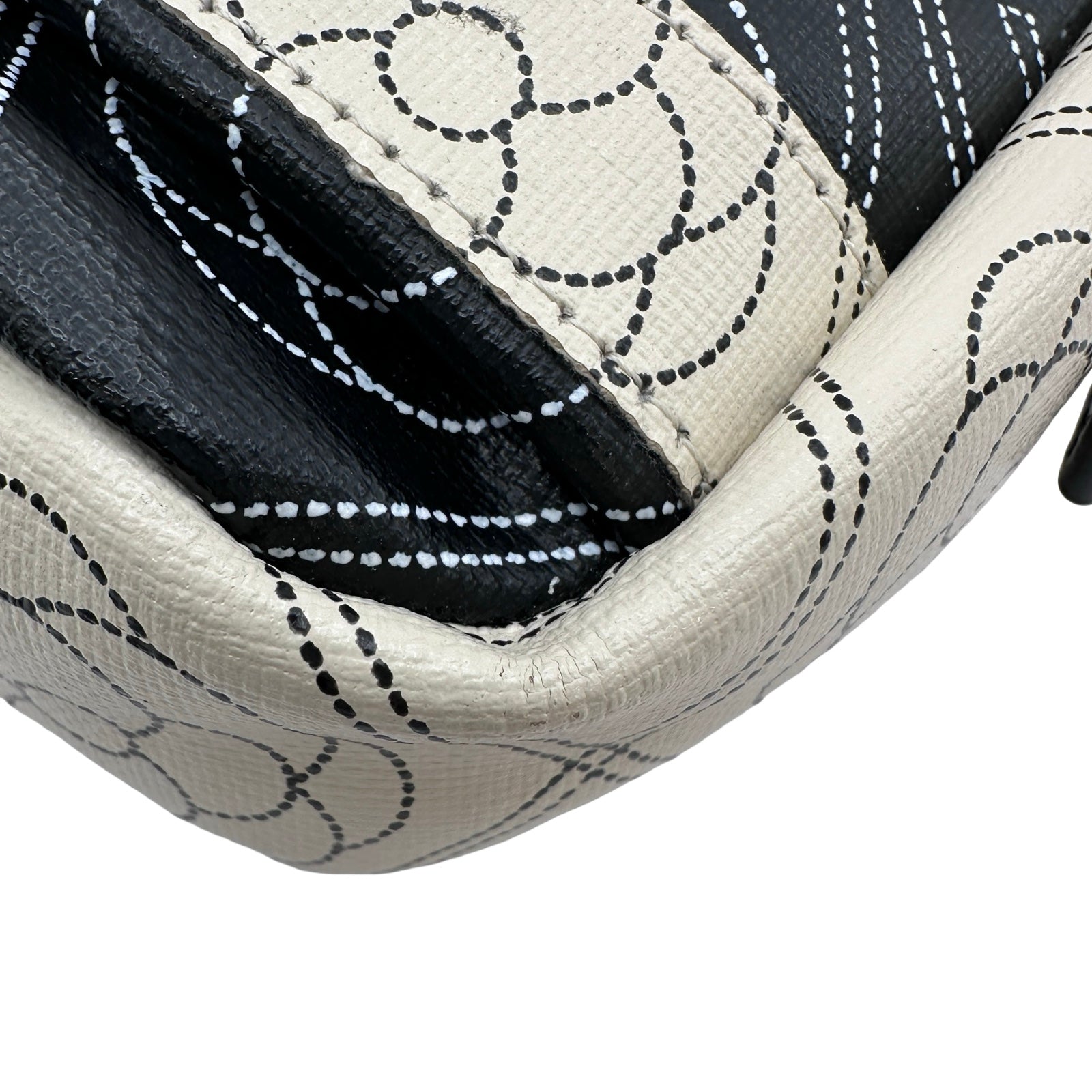 シャネル CHANEL カメリアショルダー A57273 25番台 ブラック/ベージュ