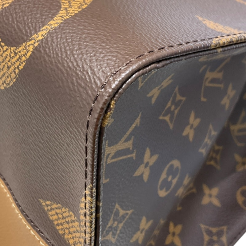 ルイ・ヴィトン LOUIS VUITTON オンザゴーＧＭ M45320 ブラウン モノグラム ジャイアント・リバース ユニセックス トートバッグ