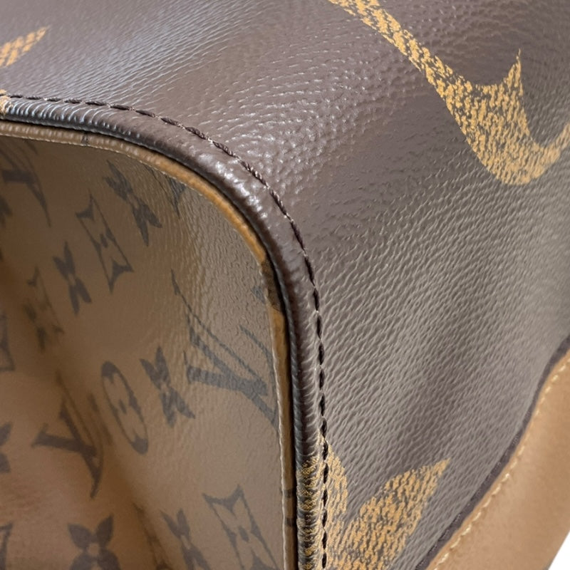 ルイ・ヴィトン LOUIS VUITTON オンザゴーＧＭ M45320 ブラウン モノグラム ジャイアント・リバース ユニセックス トートバッグ
