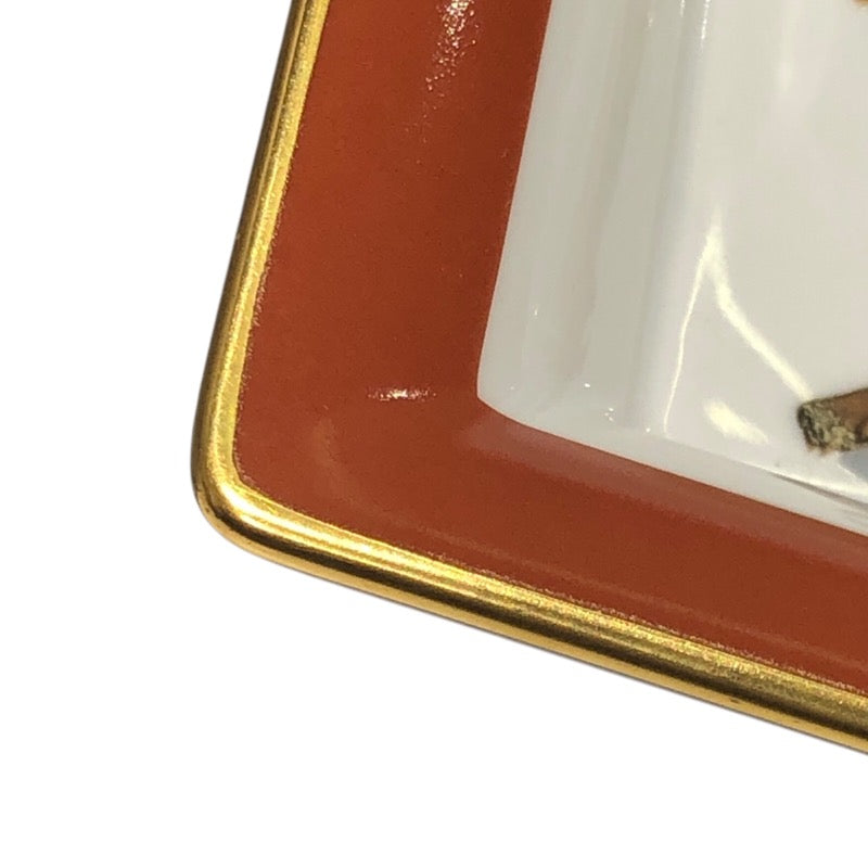エルメス HERMES 葉モチーフ灰皿 マルチカラー ポーセリン ユニ エルメス HERMES 葉モチーフ灰皿 マルチカラー ポーセリン ユニ