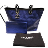 シャネル CHANEL オンザロードトートバッグ A92211 ブルー・ブラック　SV金具 キャビア レディース トートバッグ