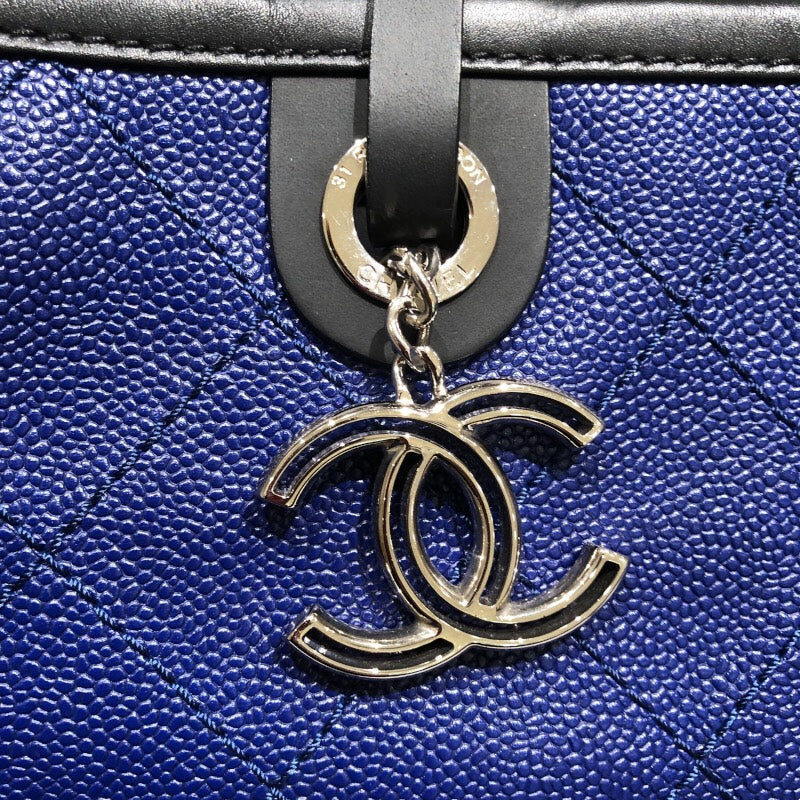 シャネル CHANEL オンザロードトートバッグ A92211 ブルー・ブラック　SV金具 キャビア レディース トートバッグ