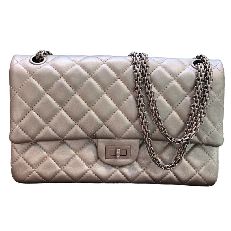 シャネル CHANEL 2.55 マトラッセチェーンショルダー A37586/12番台 シルバー x シルバー金具 ラム レディース ショルダーバッグ