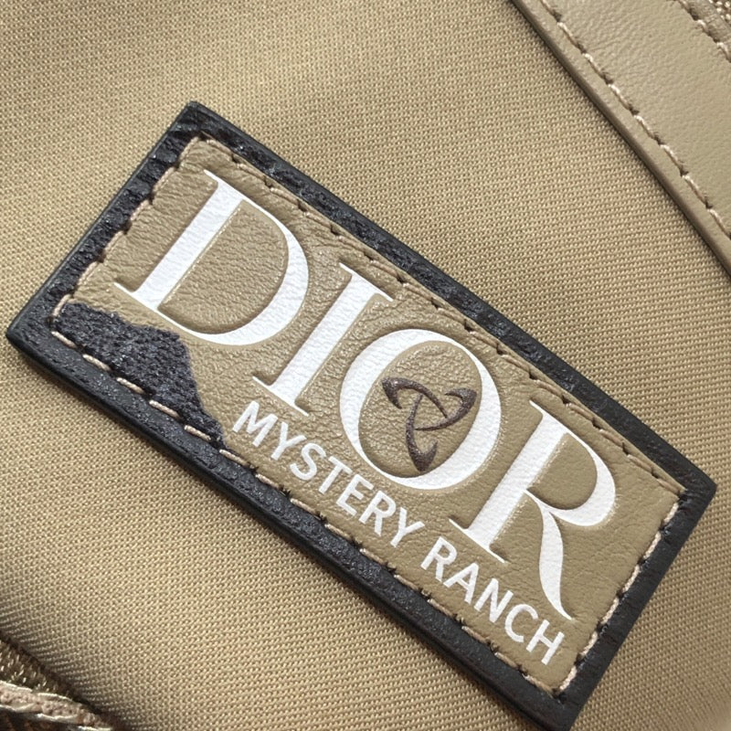 ら*送様 Christian Dior Tas Christian Dior Backpack 1802 Semi Platinum (Kode: CDR434