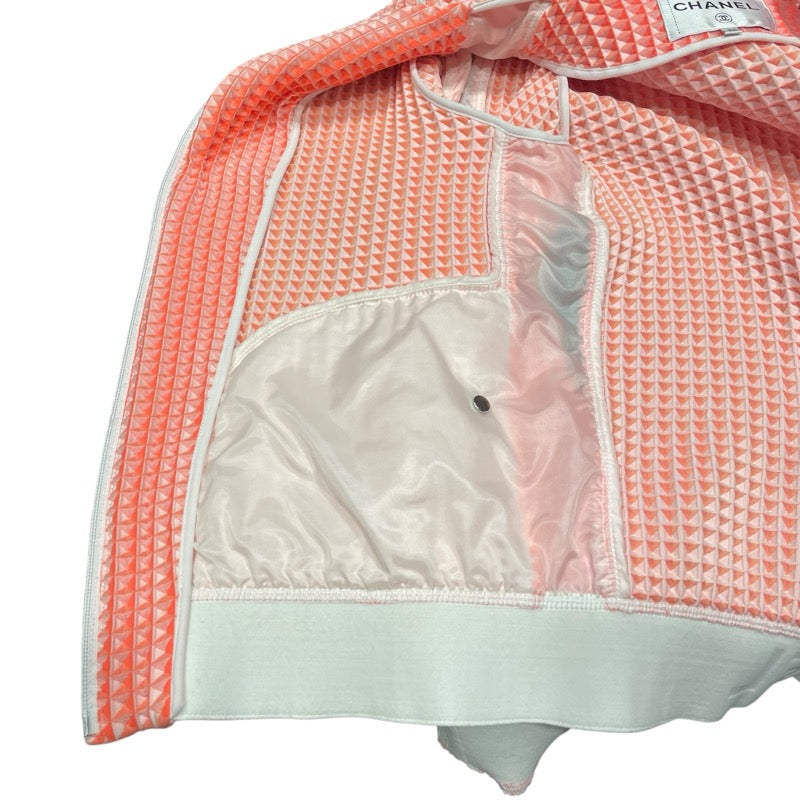 シャネル CHANEL エンボスロゴジャケット P55854 オレンジ ポリエステル レディース その他アウター