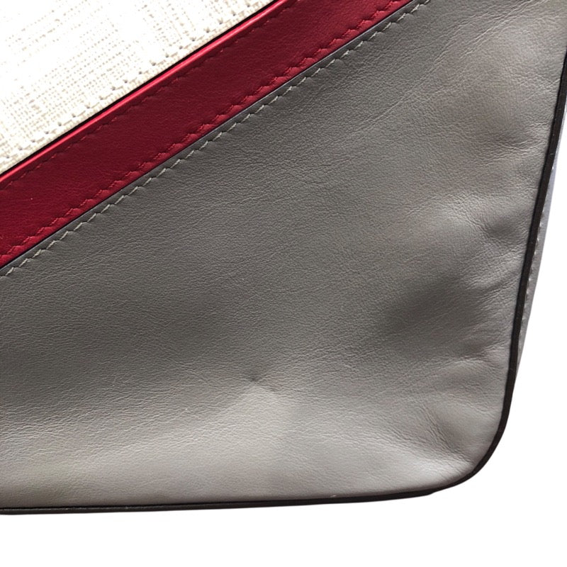 【未使用級】フェンディ FENDI ズッカ FF柄 ボルドー グレー レディース フェンディ FENDI ズッカクロスボディバッグ 7M0286 グレー PVC
