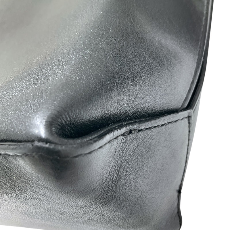 シャネル CHANEL エッセンシャルトートスモール A46880 ブラック ラムスキン レディース ハンドバッグ