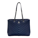 シャネル CHANEL vステッチチェーンショッピングトート A91046 ネイビー/シルバー金具 キャビアスキン レディース トートバッグ
