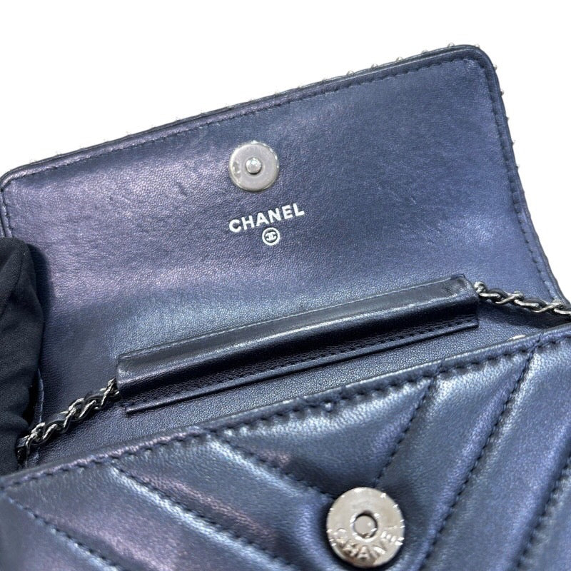 シャネル CHANEL スタッズチェーンウォレット 26番台 ネイビー×シルバー金具 ラム レディース 二つ折り財布