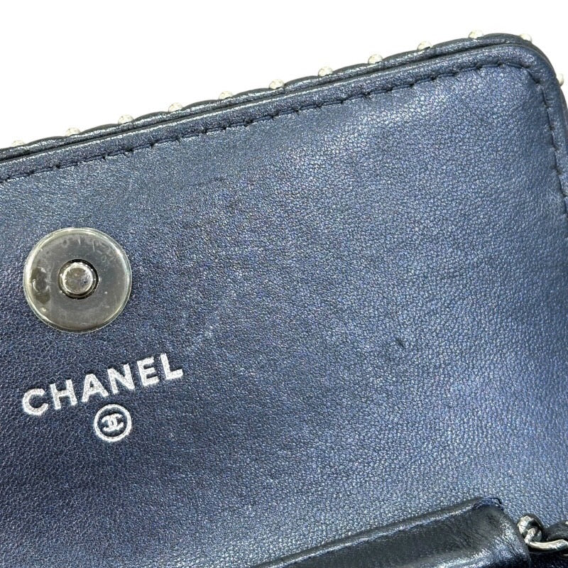 シャネル CHANEL スタッズチェーンウォレット 26番台 ネイビー×シルバー金具 ラム レディース 二つ折り財布