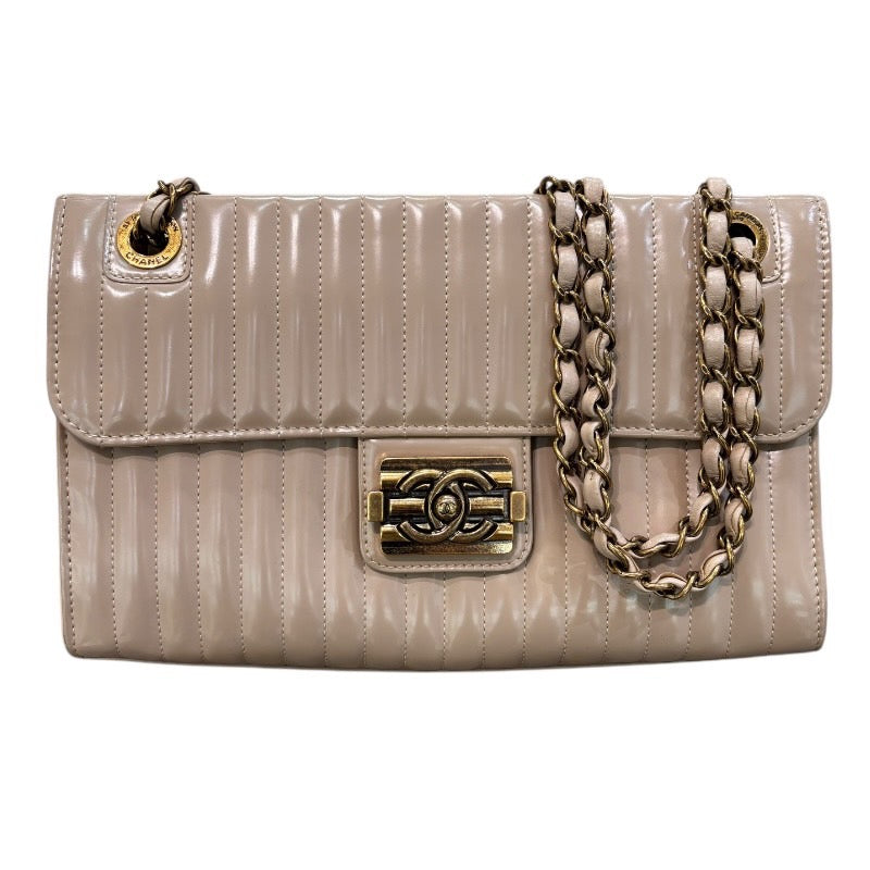 シャネル CHANEL ボーイシャネルショルダー 16番台 ベージュ パテント レディース ショルダーバッグ