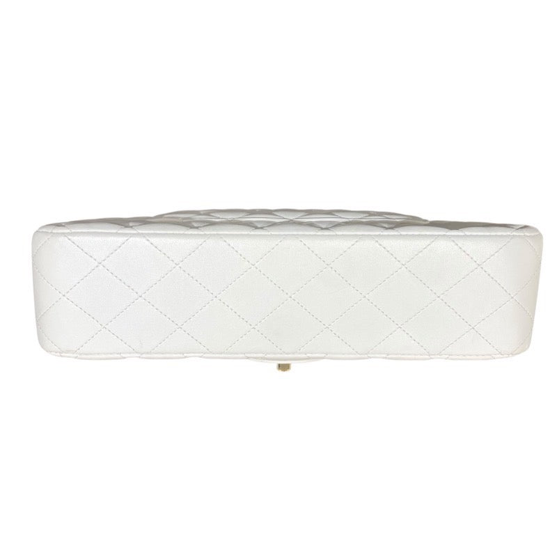 シャネル CHANEL マトラッセ25 A01112 ホワイト　GD金具 カーフ レディース ショルダーバッグ