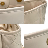 シャネル CHANEL ドーヴィルMM A67001 30番台 アイボリー×ゴールド金具 カーフ レディース トートバッグ