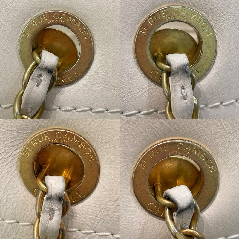 シャネル CHANEL ドーヴィルMM A67001 30番台 アイボリー×ゴールド金具 カーフ レディース トートバッグ