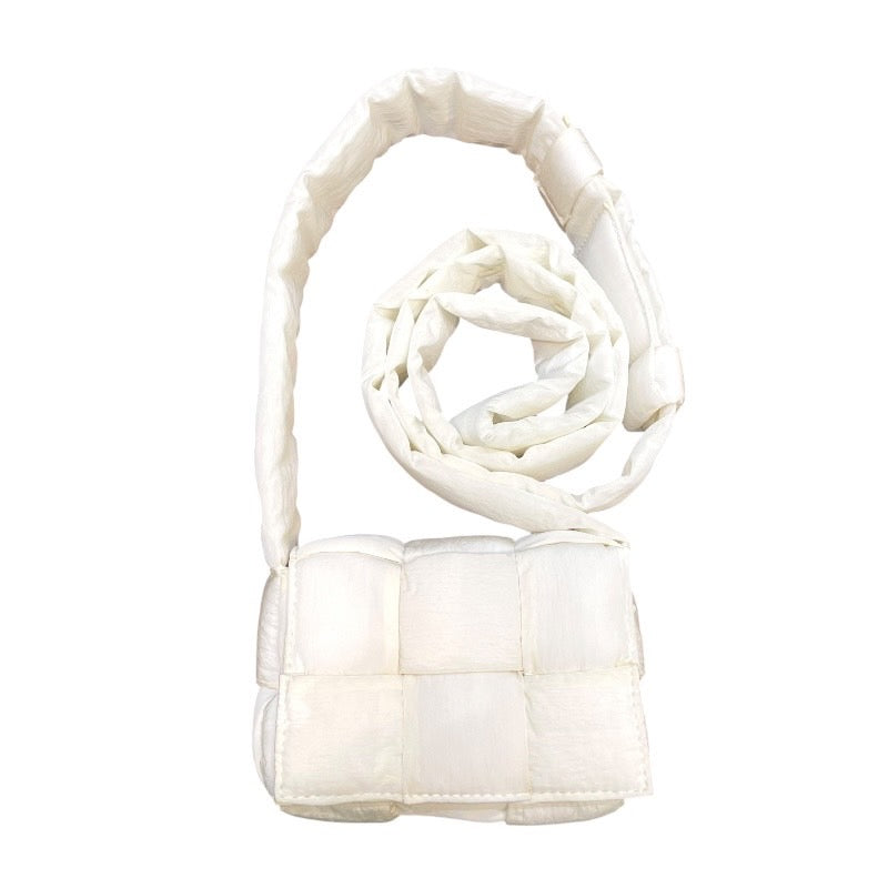 ボッテガ・ヴェネタ BOTTEGA VENETA キャンディ パデッドテック カセット 691018 ホワイト ナイロン レディース ショルダーバッグ