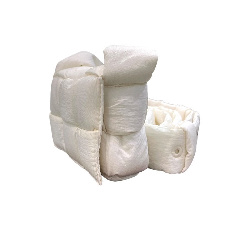 ボッテガ・ヴェネタ BOTTEGA VENETA キャンディ パデッドテック カセット 691018 ホワイト ナイロン レディース ショルダーバッグ