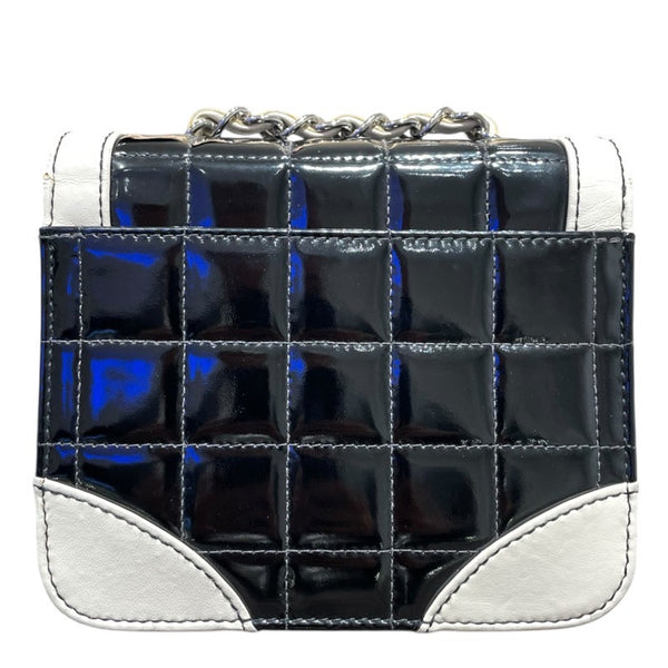 シャネル CHANEL チョコバーミニショルダーバッグ ブラック・ホワイト　SV金具 パテント レディース ショルダーバッグ