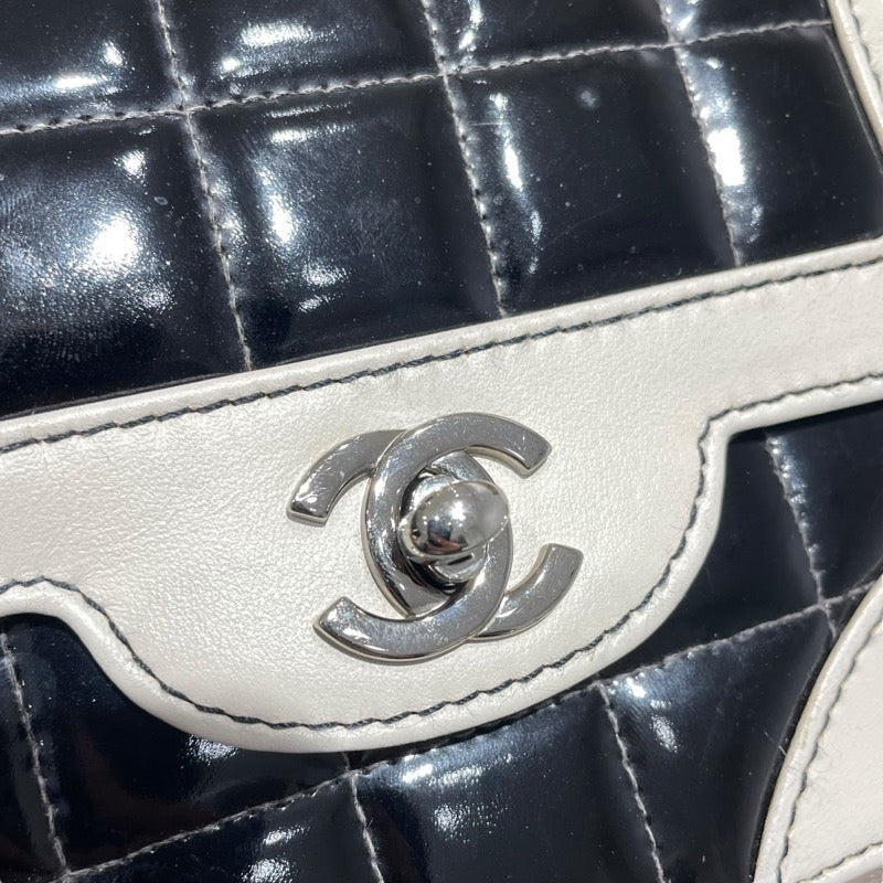 シャネル CHANEL チョコバーミニショルダーバッグ ブラック・ホワイト　SV金具 パテント レディース ショルダーバッグ
