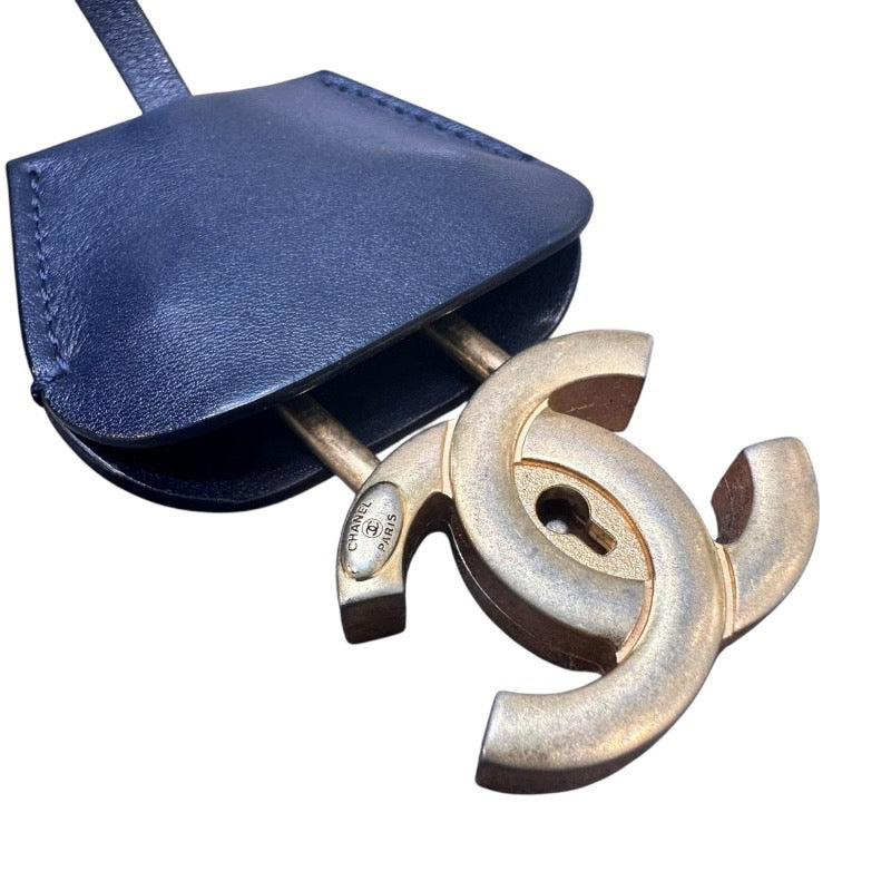 シャネル CHANEL CCフィリグリースモールバニティ A93342 26番台 ネイビー GD金具 キャビアスキン レディース ショルダーバッグ