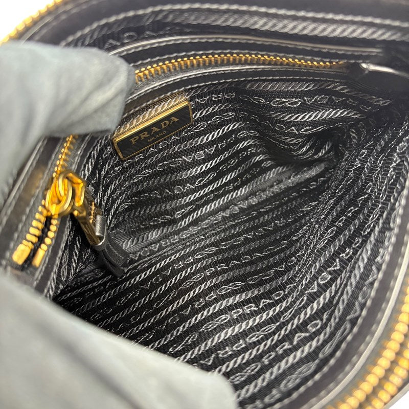 プラダ PRADA ナイロンショルダーバッグ ブラック ゴールド金具 ナイロン レディース ショルダーバッグ