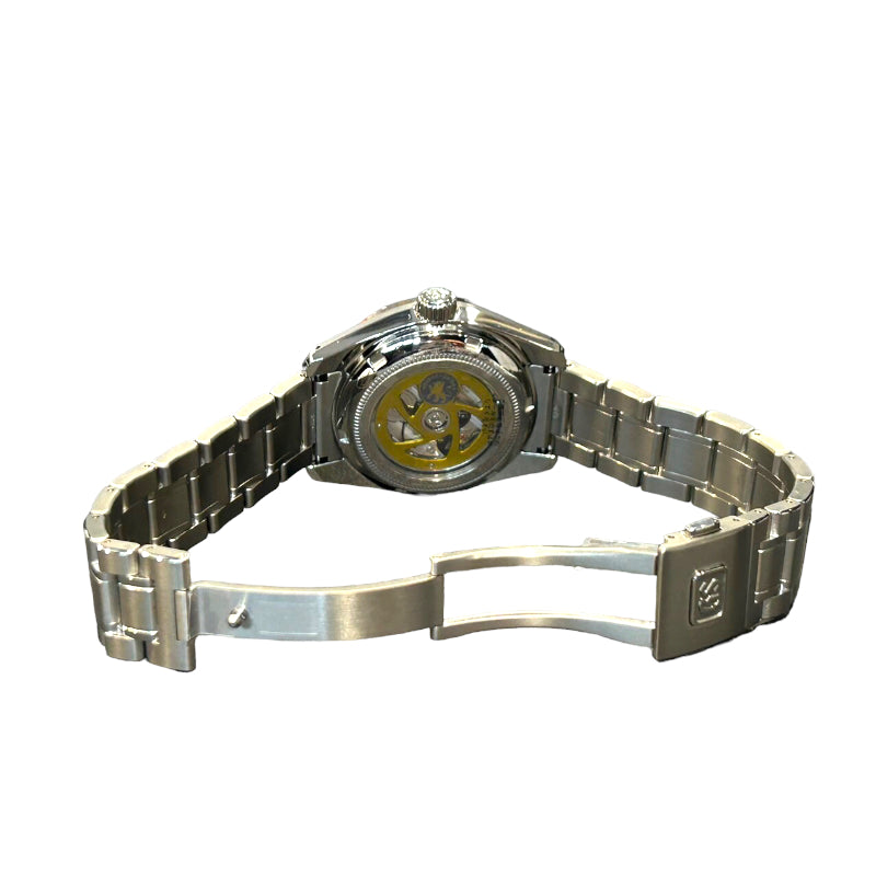 ✨期間限定価格✨『美品』FENDIレディース腕時計　ホワイトシェル文字盤