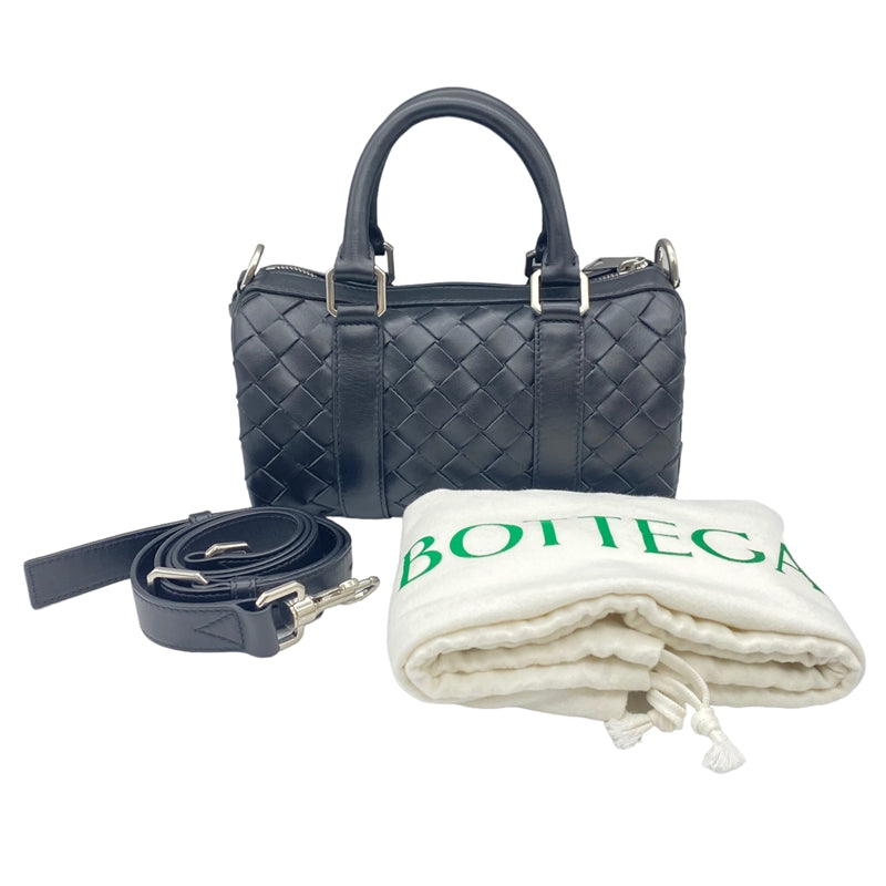 ボッテガ・ヴェネタ BOTTEGA VENETA イントレチャート ミニダッフル 729224 ブラック シルバー金具 カーフレザー レディ | 中古 ブランドリユースショップ OKURA(おお蔵)